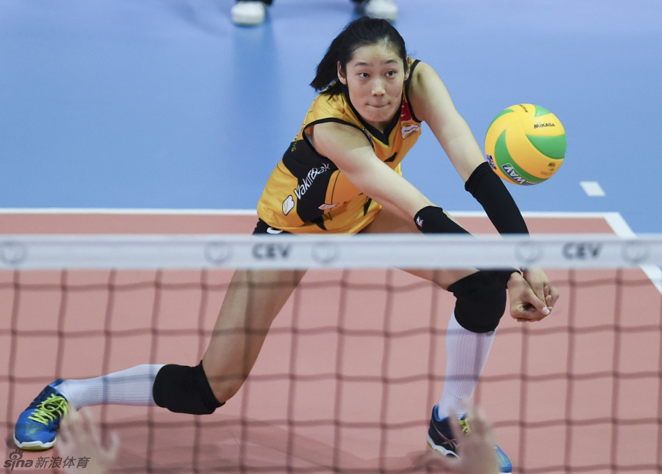 关于捷克中场助攻连连，球队轻松获胜的信息