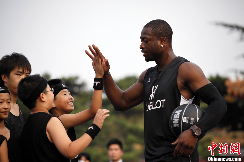 开云体育中国-关于NBA球员捐赠百万善款，支持篮球公益事业的信息