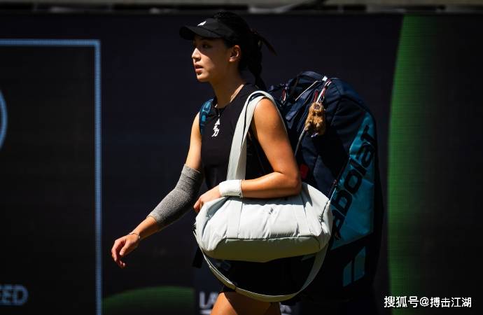 包含瑞士实力碾压，直取欧国联四分之一决赛资格的词条