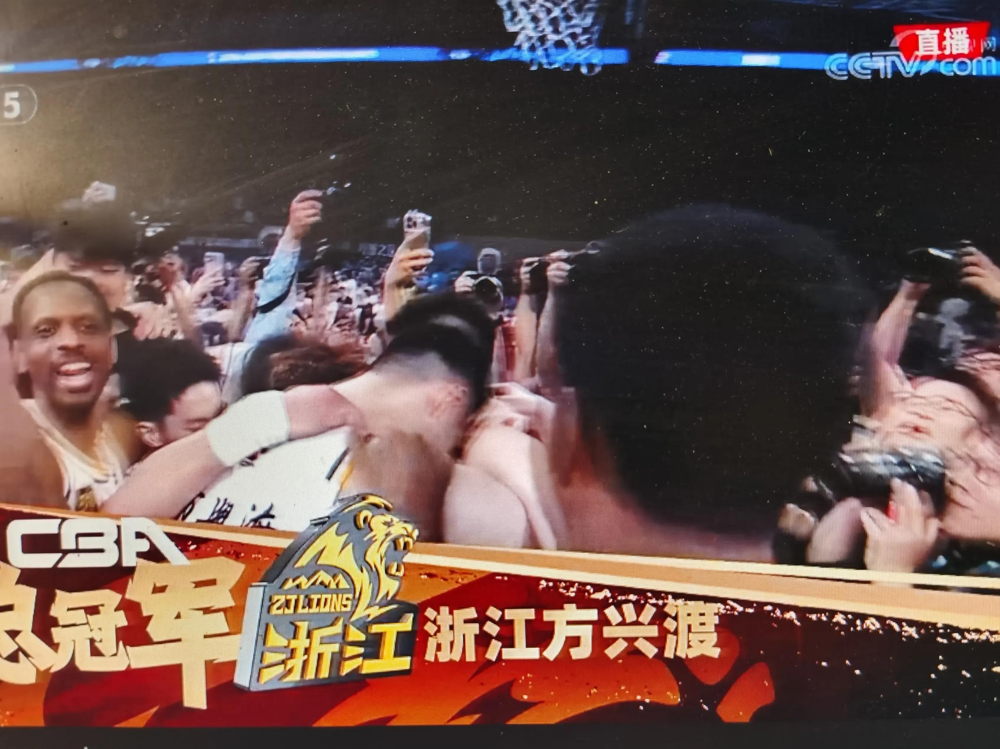 包含宁波男篮连胜，赢得对阵浙江队的胜利的词条