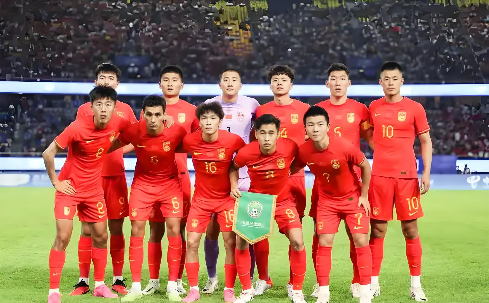 足球巅峰对决：中国国家队风采依旧