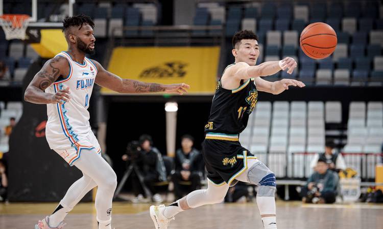 CBA明星对抗赛精彩上演，球员技术各显神通的简单介绍