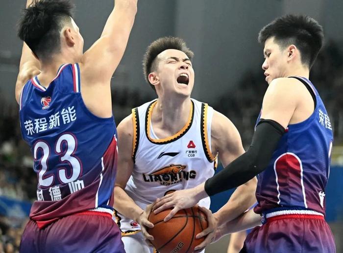 辽宁沈阳开场打入进球，带领球队士气大增！