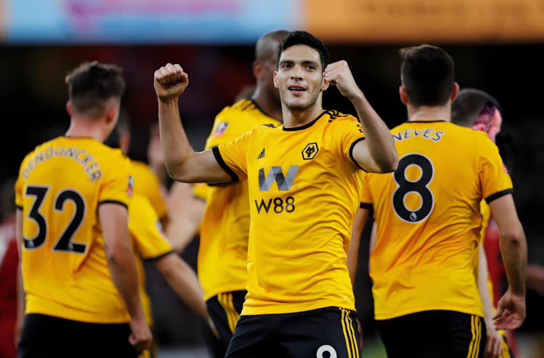 切尔西门将因伤下场，球队缺乏守门员深度的简单介绍