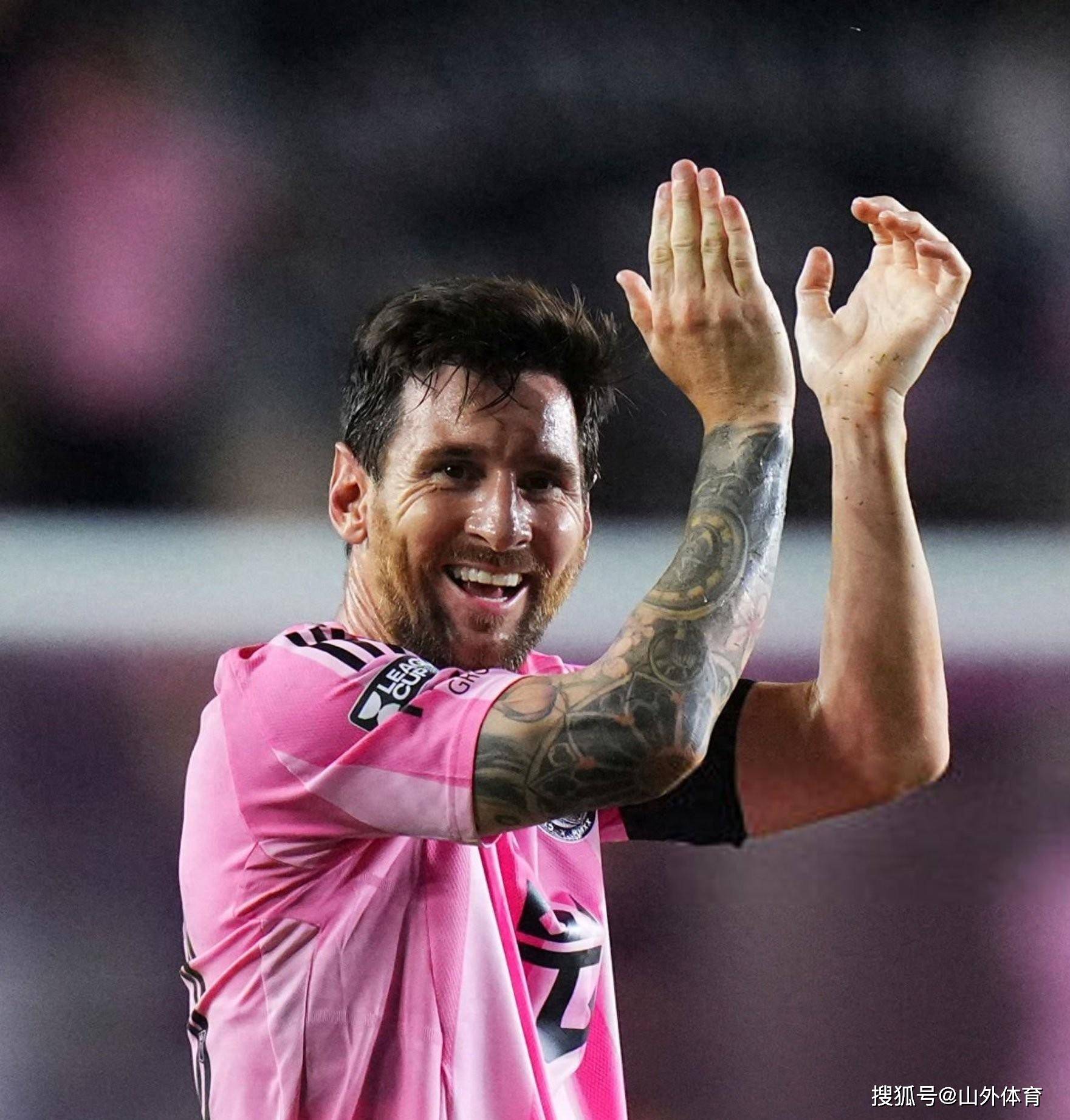 梅西梅开二度,巴萨轻松晋级 梅西梅开二度,巴萨轻松晋级