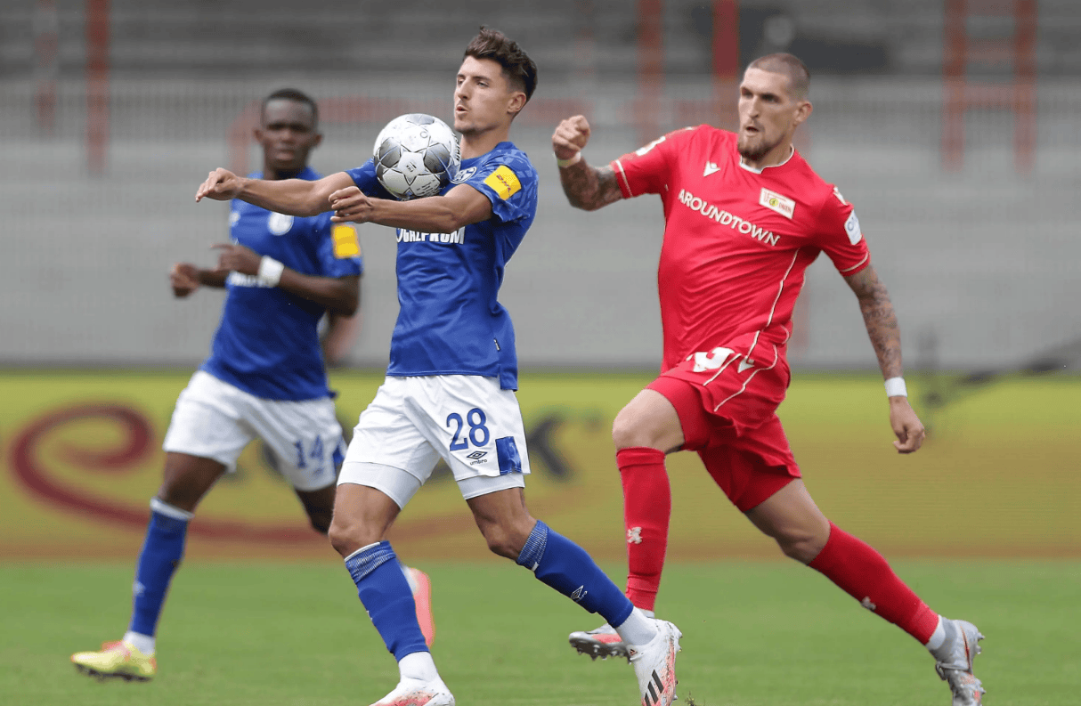 夺冠热门遭遇挑战，新晋球员携手展现实力