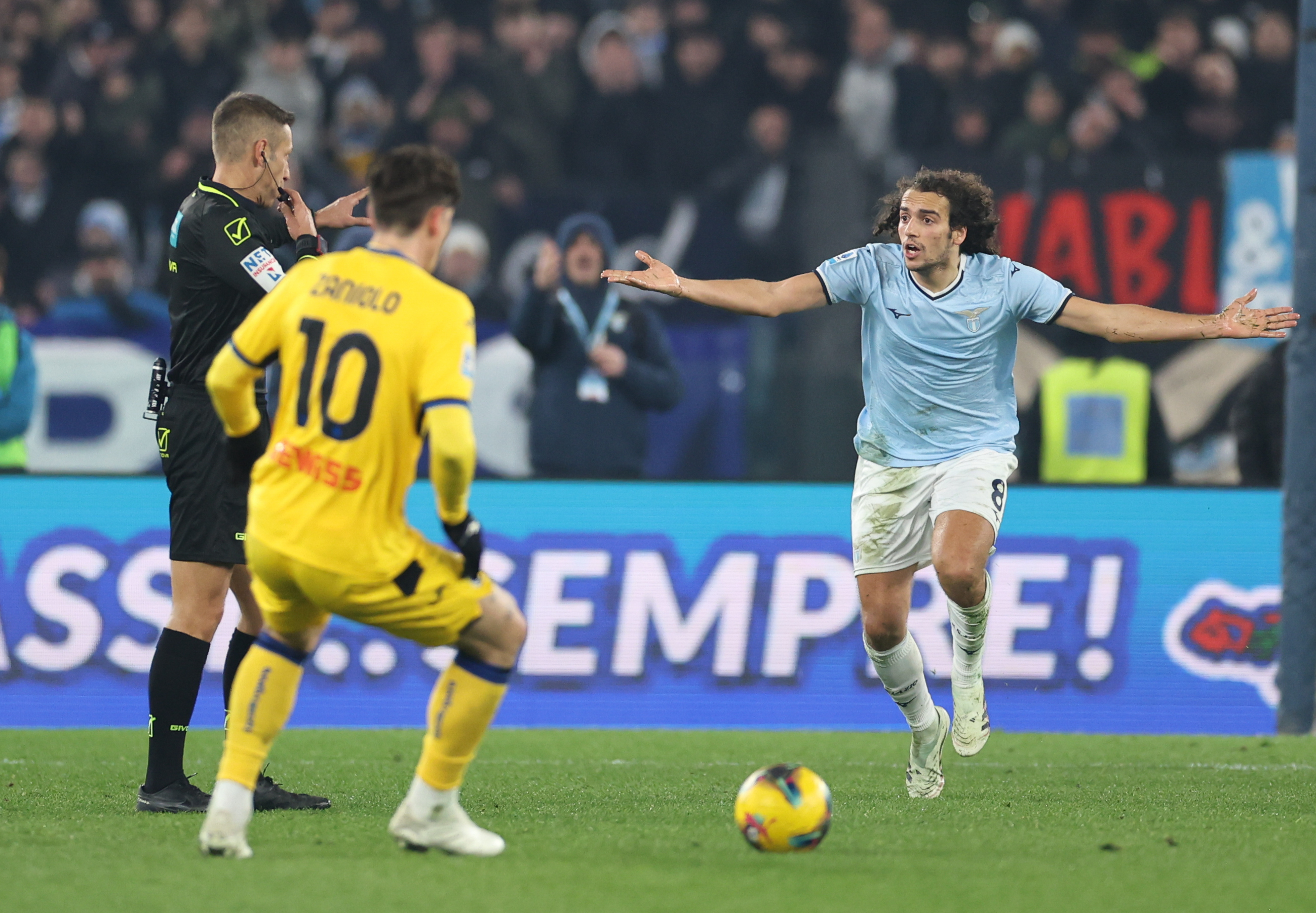 亚特兰大连续五场不败,稳居意甲前四 亚特兰大连续五场不败,稳居意甲前四