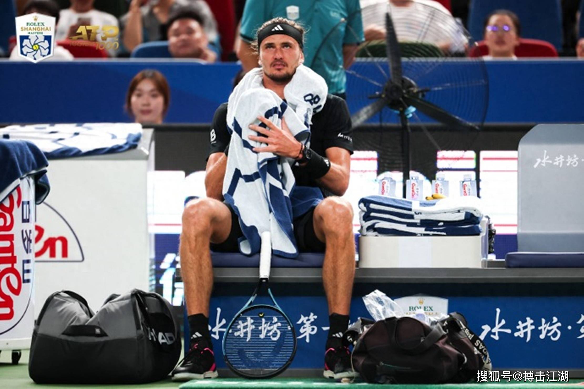 包含年终总决赛险胜温网，兹维列夫刷新纪录的词条