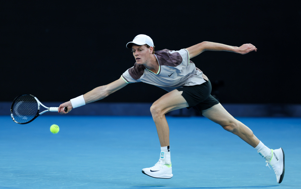 澳网逆转联合杯，辛纳高光表现