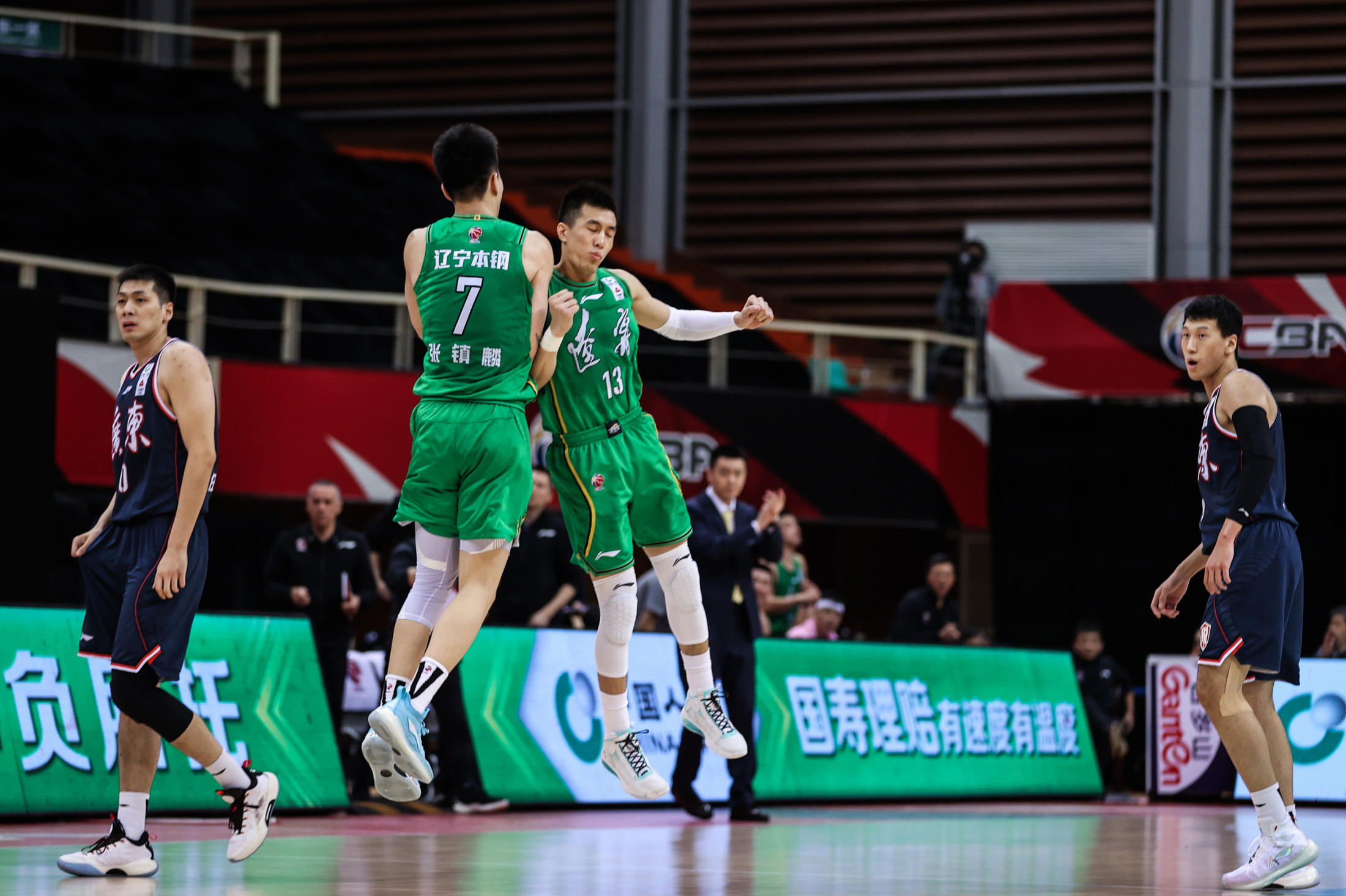 江苏队绝杀勇士，郭艾伦扛起全队