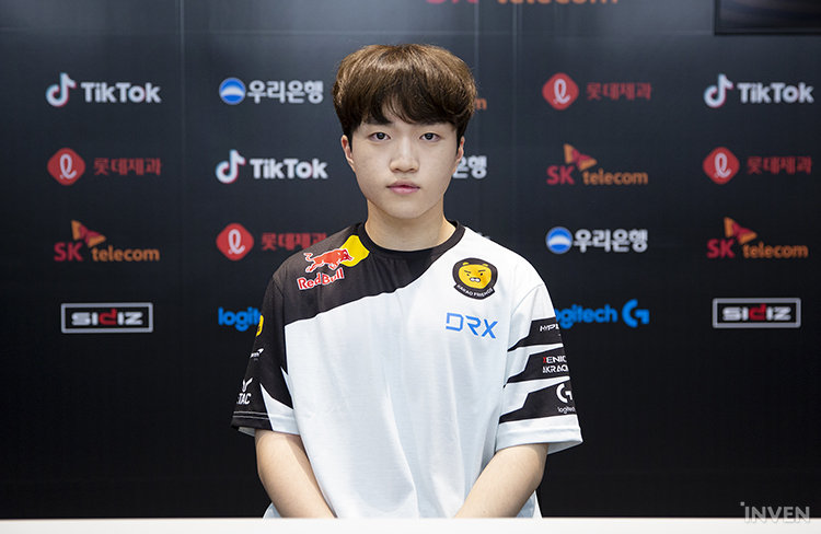 包含DRX2绝地反击FNC，Keria送出助攻的词条