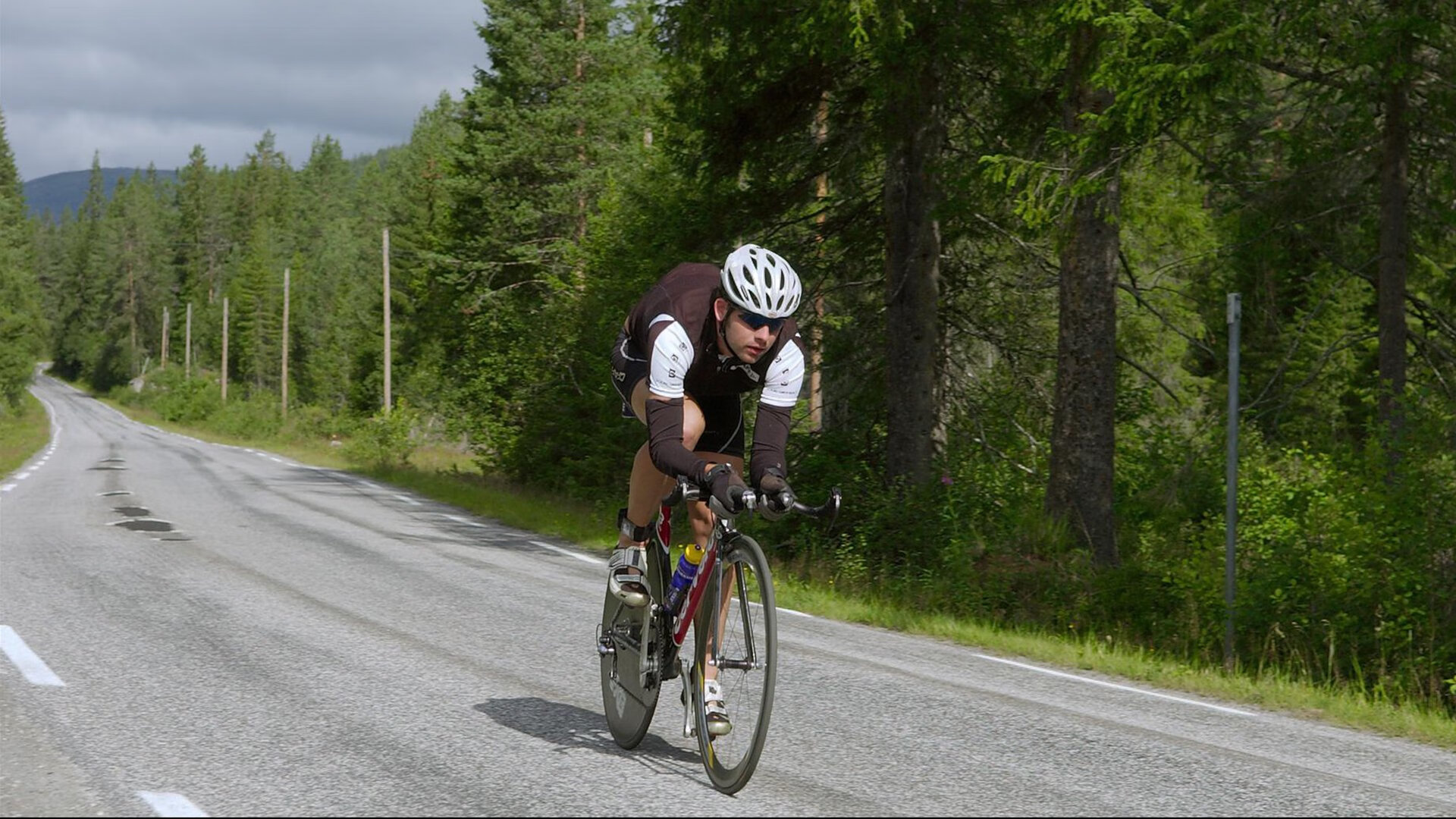 阿拉巴的爆发，一道照亮喀麦隆打穿厄瓜多尔的精神闪电